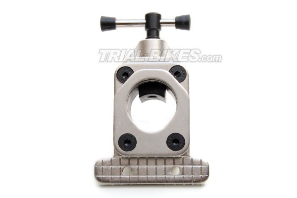 Monty tube cutter tool