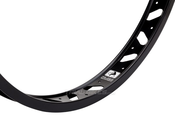 Llanta trasera Play KII 26''