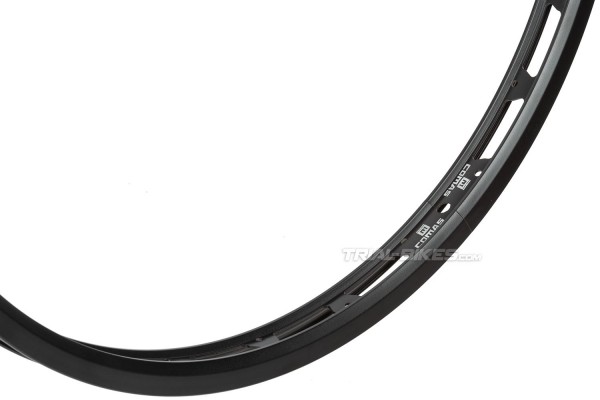 Llanta delantera Comas 26"