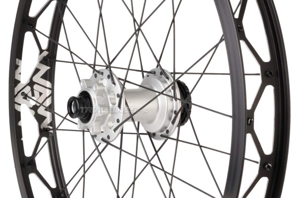 Rueda trasera Crewkerz WAW Ultimate 19" Disco/Buje libre