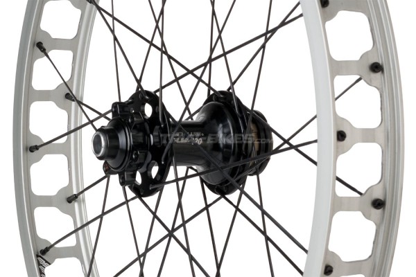 Rueda trasera Hashtagg 19" + Buje libre Chorrillas RR-120 Disco